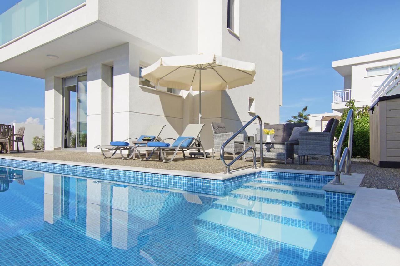 Villa Thea Athena Protaras Bagian luar foto